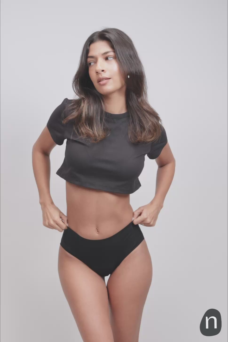 वीडियो लोड करें: सीमलेस हिप हगर (S31)